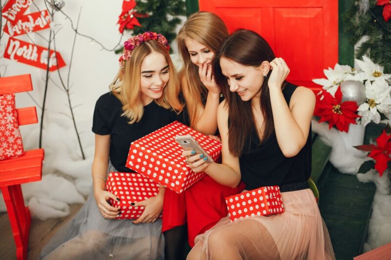 Christmas gift ideas for female friends