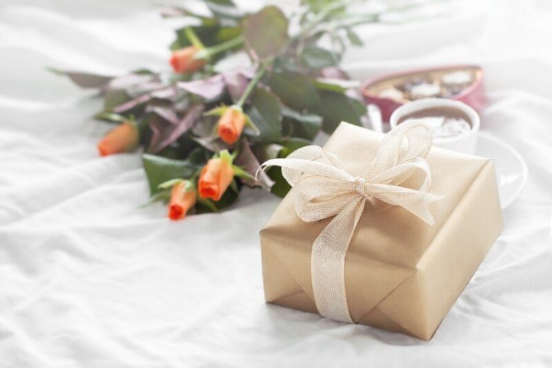 Places to find engagement gift ideas for friend