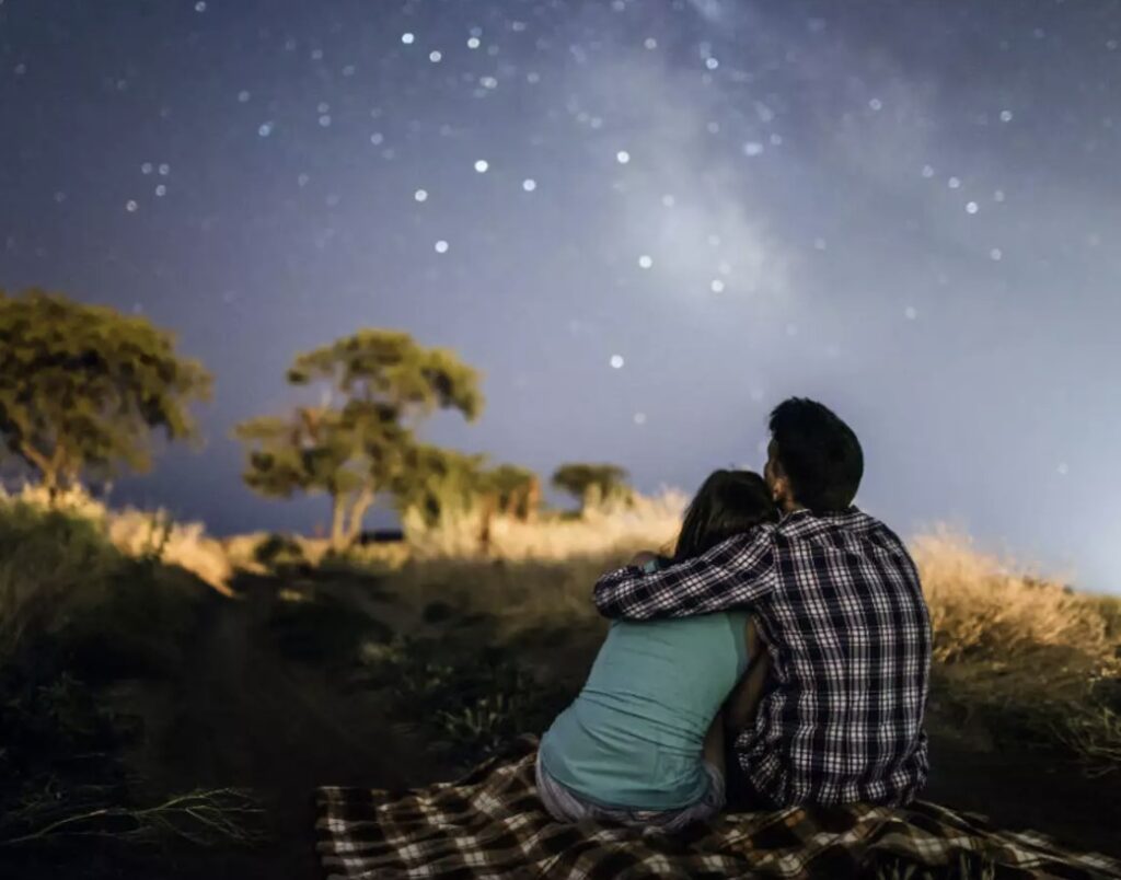 best valentine gift for girlfriend - Stargazing night