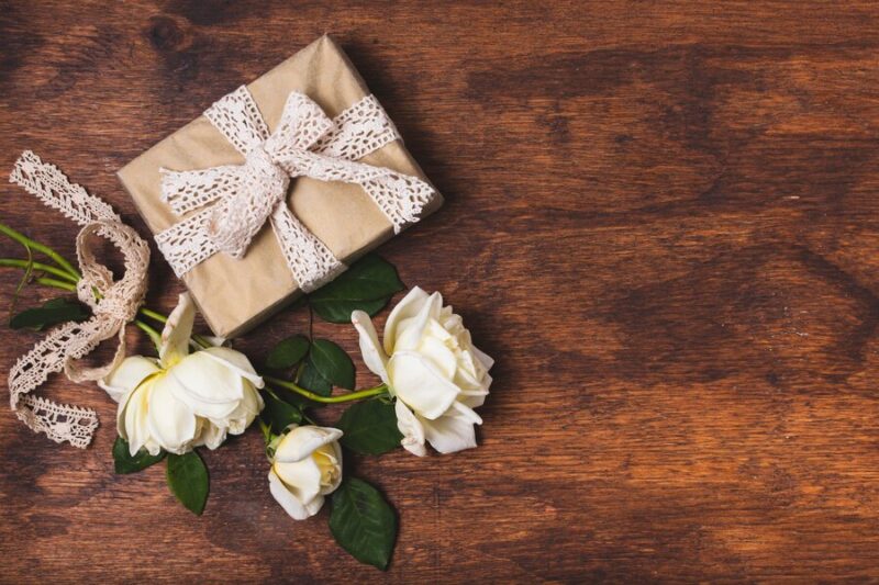 Tips to narrow down budget for friend wedding gifts