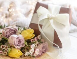 Wedding gift ideas for friends