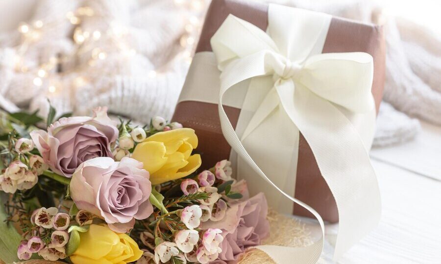 Wedding gift ideas for friends