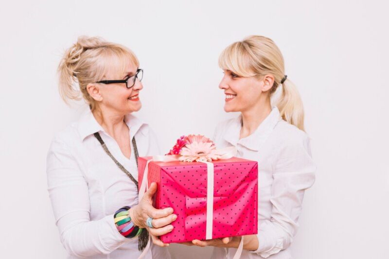 Places to find gift ideas for nursing students