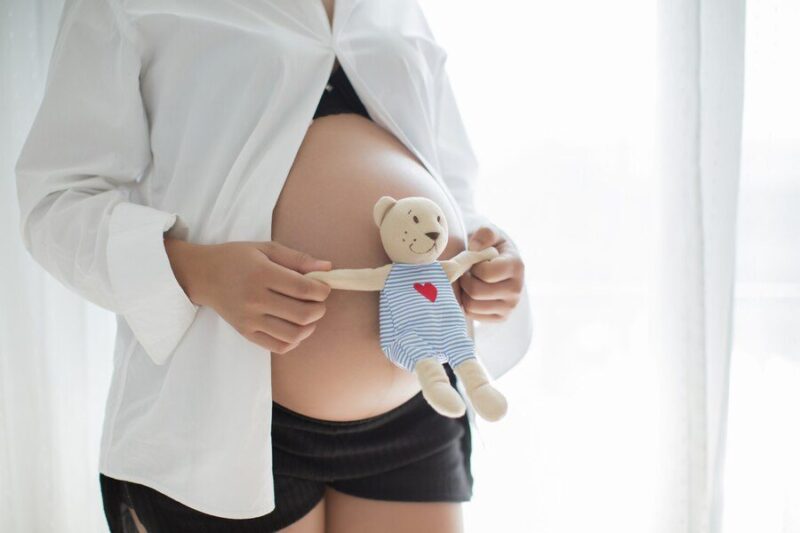 Tips to choose the best gift for expecting moms