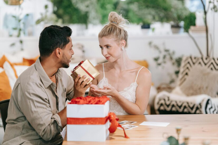 When to Give Engagement Gifts