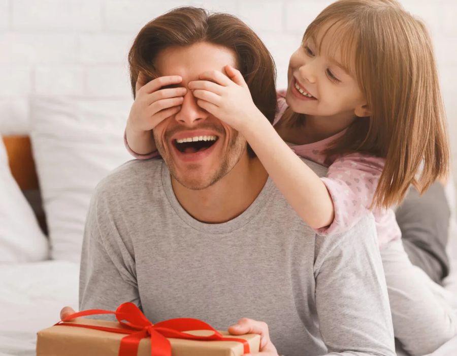 How Do You Present Father Experience Gift Ideas?