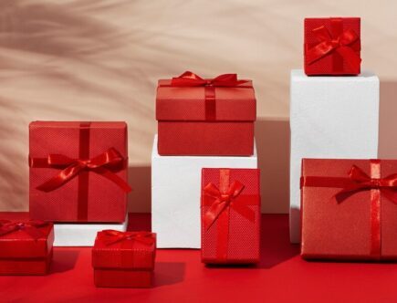 Gift ideas for a ruby wedding anniversary