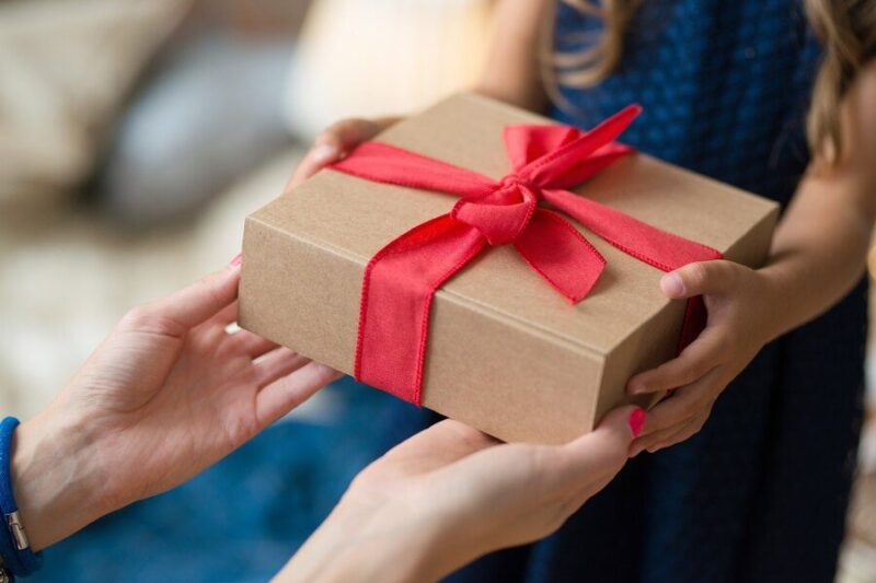 Things to consider to choose gift ideas for fussy mums