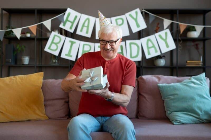 Things to know when choosing male 70th birthday presents